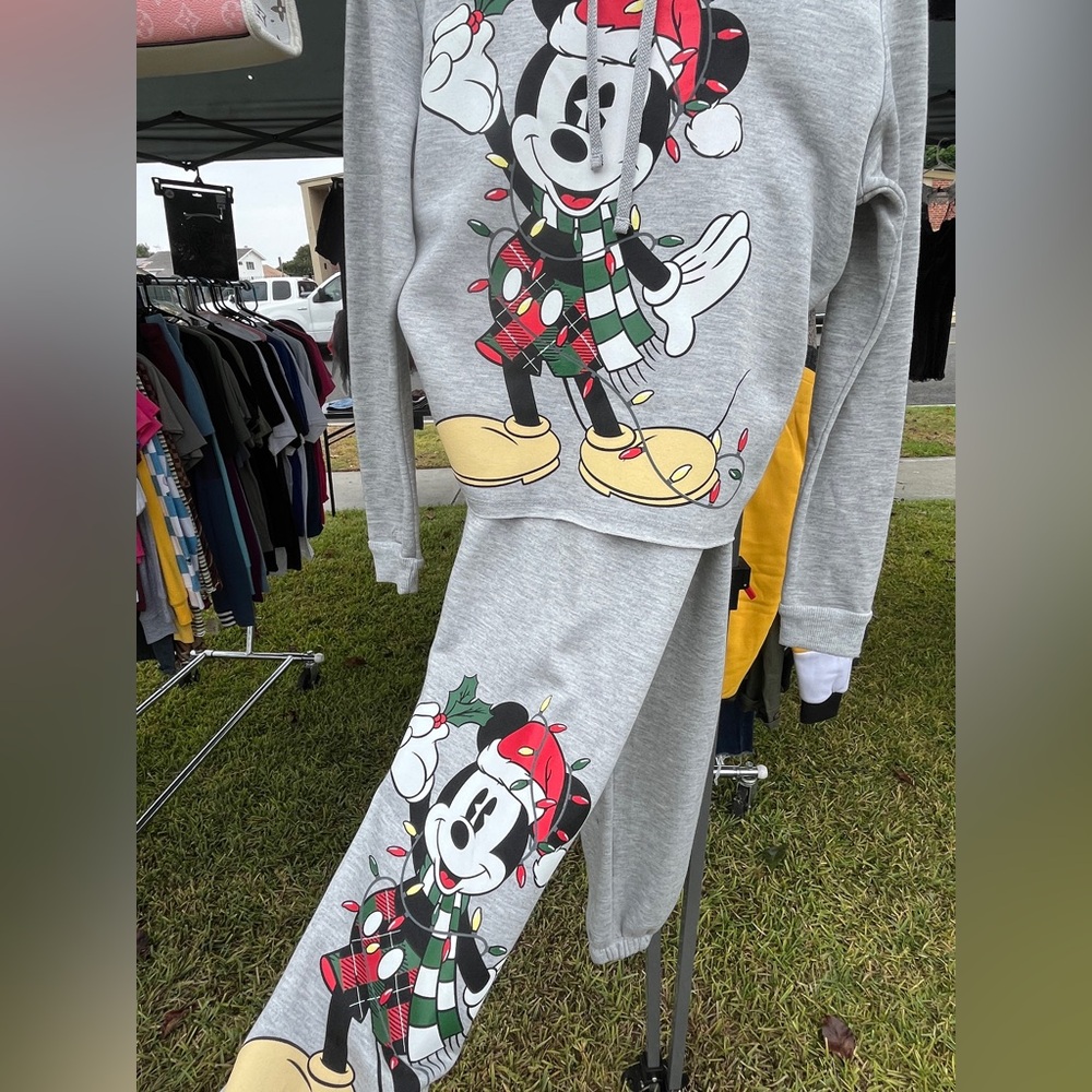 Disney's Mickey Mouse 2 piece Juniors' Mistletoe Graphic Hoodie - Picture 4 of 7
